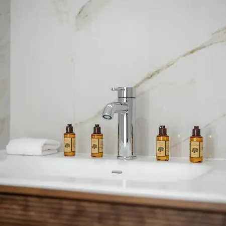 Le Coq Bleu D'azur- Piscine - Parking - Ac -wifi